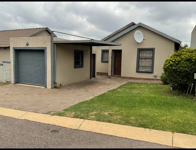 3 BEDROOM FREESTANDING FOR SALE IN KOSMOSDAL